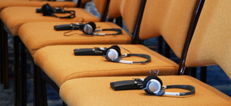 Tradução simultânea é essencial em eventos e congressos com estrangeiros.