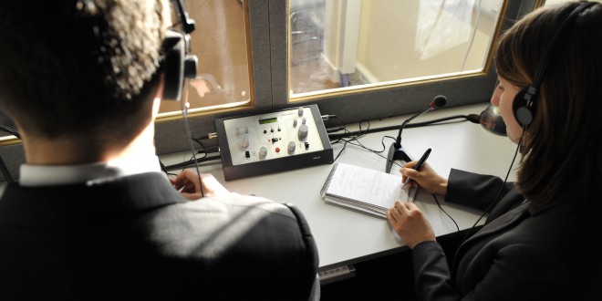 Tradução simultânea: o veja importantes dicas na hora de contratar este serviço
